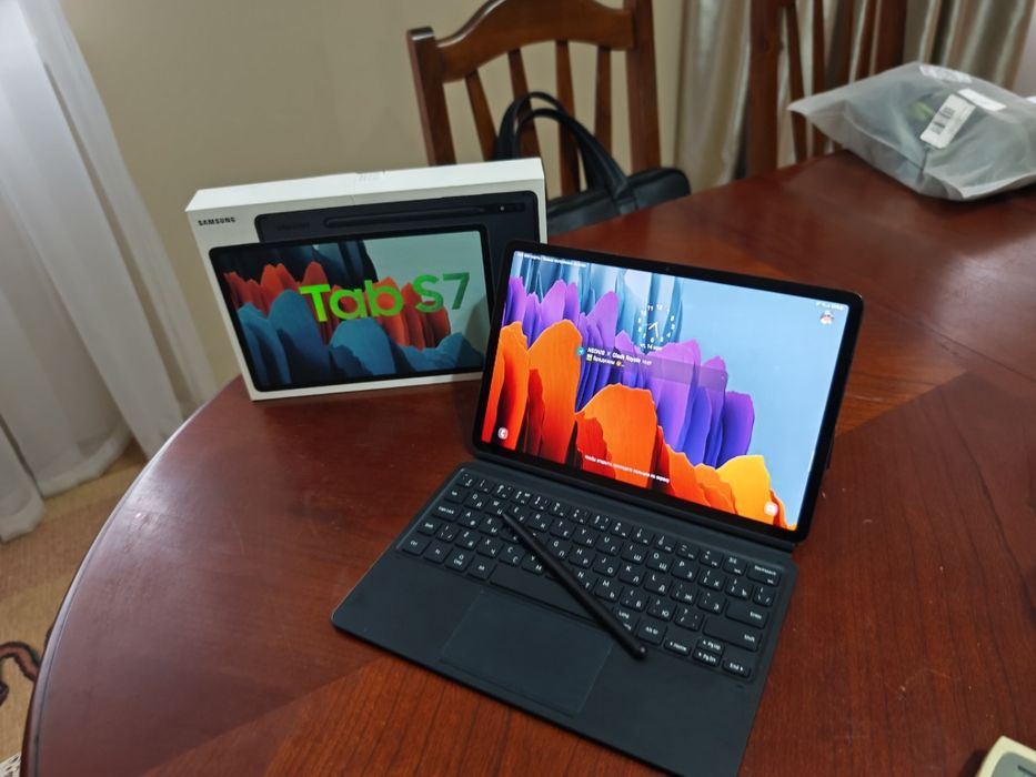 Продаю планшет Samsung galaxy tab s 7