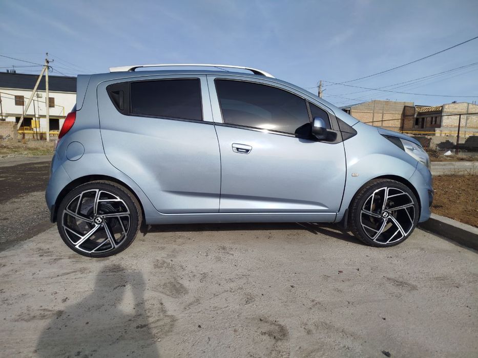 Diska balon srochna sotiladi 215/35/18. R18