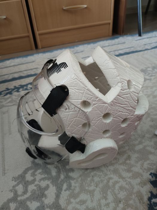 Шлем для каратэ,  таэквондо