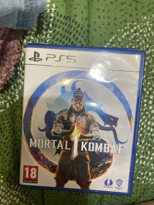 Диск на пс5  мортал комбат.