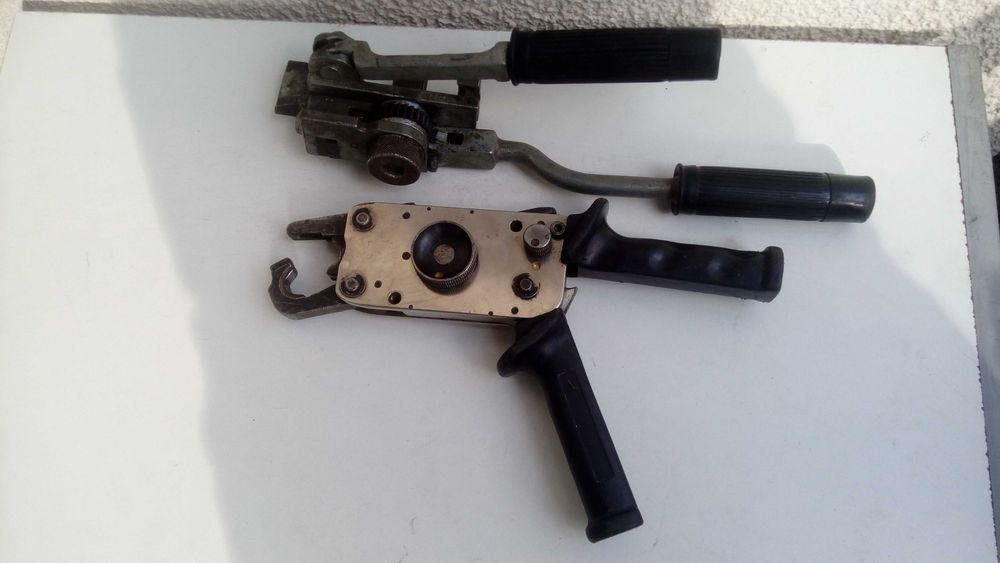 Хидравлична преса за кербоване Cembre HT131-UC с куфар