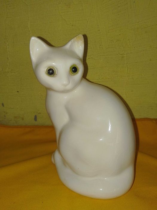 Старa Порцелановa Фигурa - Котка