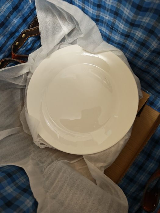 Кошница за пикник за 4 ма ( чисто нова )