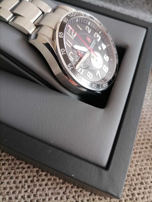 590лв.налена ЦЕНА Victorinox Clasic XLS Alarm Quartz Black Dial Mens