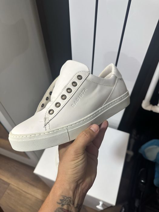 Tenesi Babista de piele