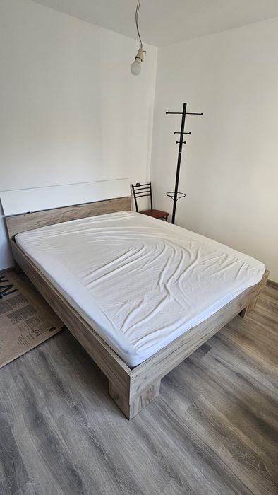 Vand pat 160× 200 cu saltea inclusa
