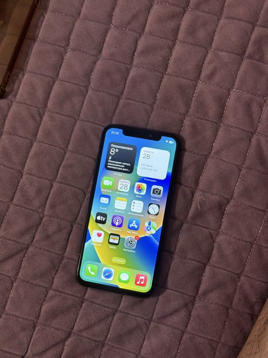 Iphone X продам.