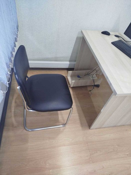 офисный стол и стул тумба для компьютера