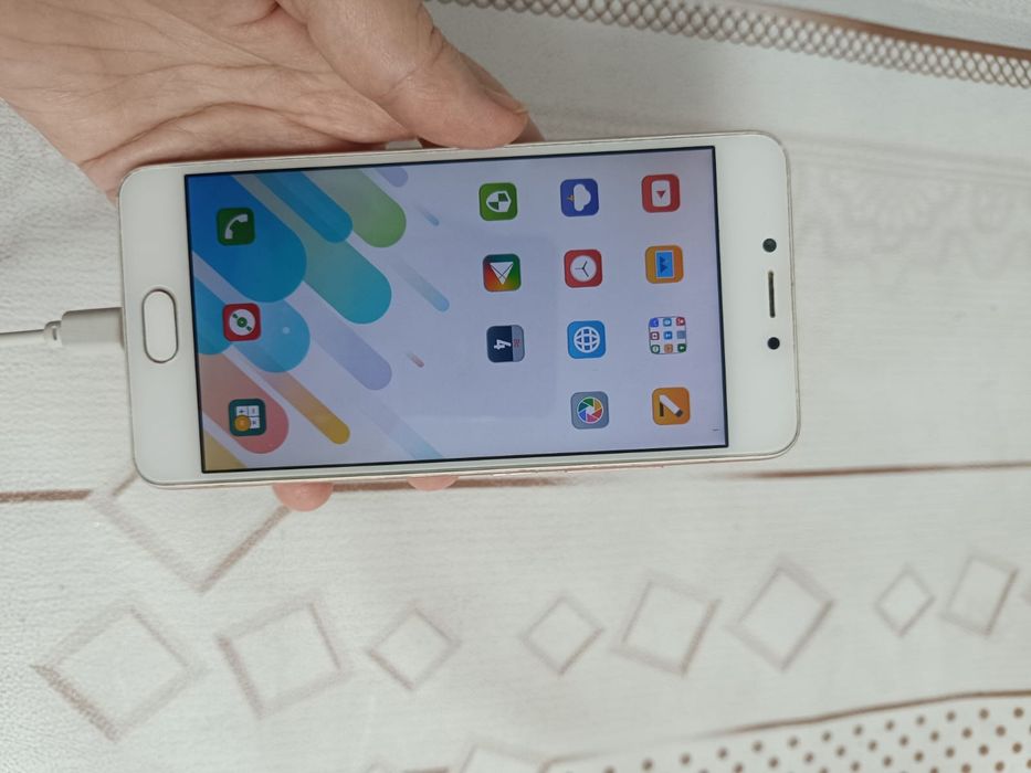 Redmi Note 5,Huawei Y6, Meizu 5c