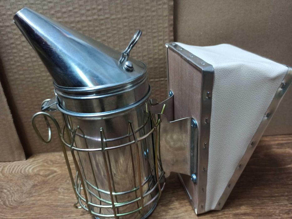 Пчеларска пушалка стандартна с решетка Сръбска-пчеларски инвентар