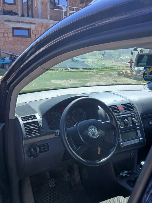 Vw touran      .