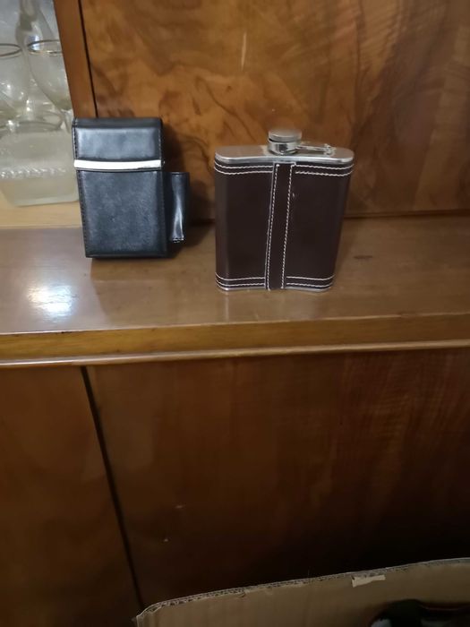 Манерка-фласка и калъф за цигари