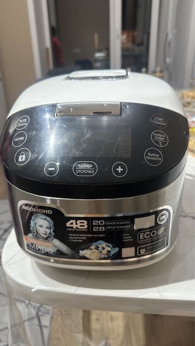 Продам мультиварку Redmound