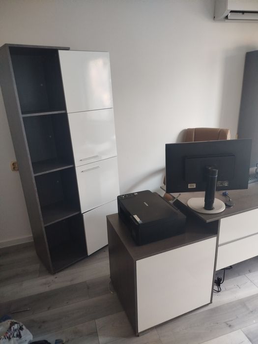 Подарък още едно бюро същия дизайн   Офис обурудване  и президентски с