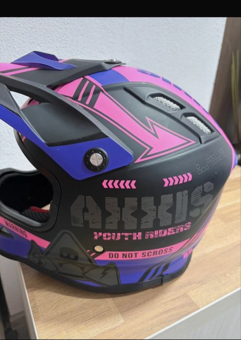 Casca enduro roz