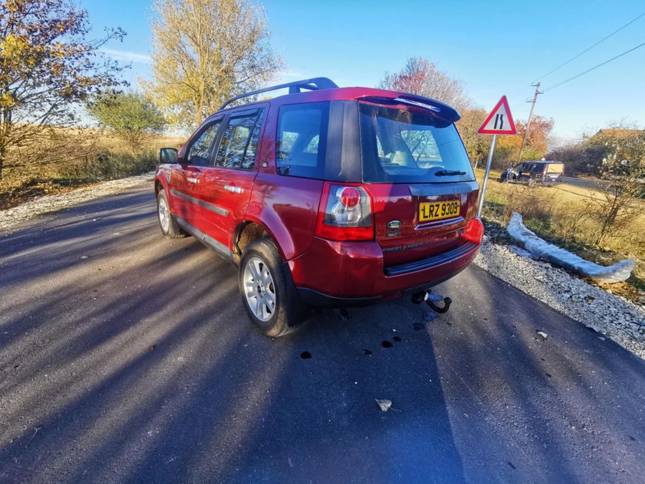 - Land Rover Freelander 2