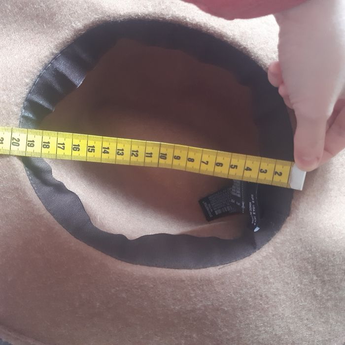 Pălărie din lână Zara