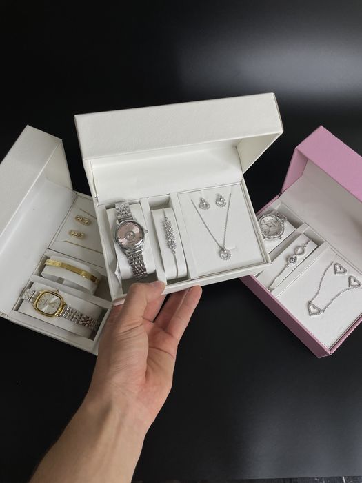 Женские часы. Наручные часы для девушки. Подарки для девушек. Набор