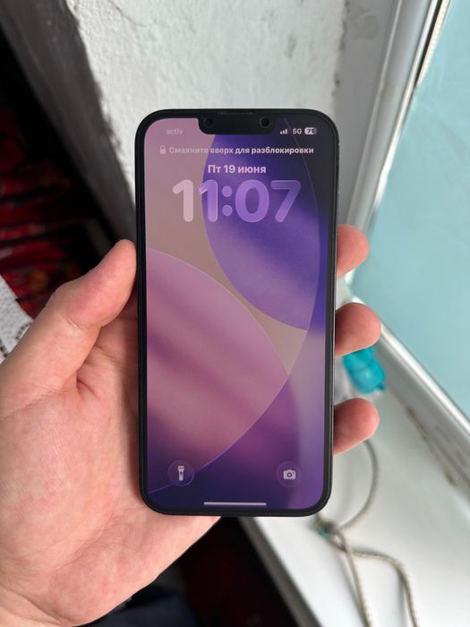 iPhone 16e 128ГБ идеал сост с гарантией