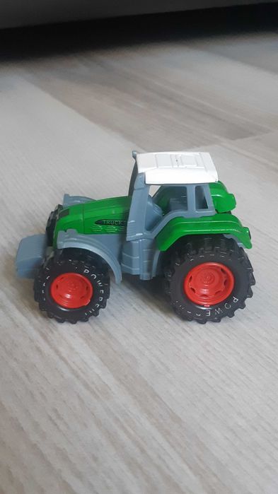 Vând machetă tractor Truck 928