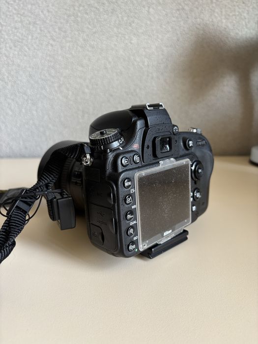 Професионален фото апарат NIKON D610