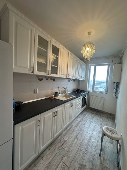 Vand garsoniera mobilata cu loc de parcare!