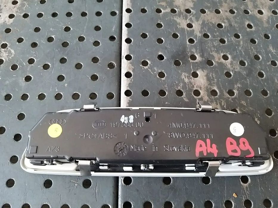 Lampa plafoniera spate audi a4 b9 8w 4m0947111 8w0947111