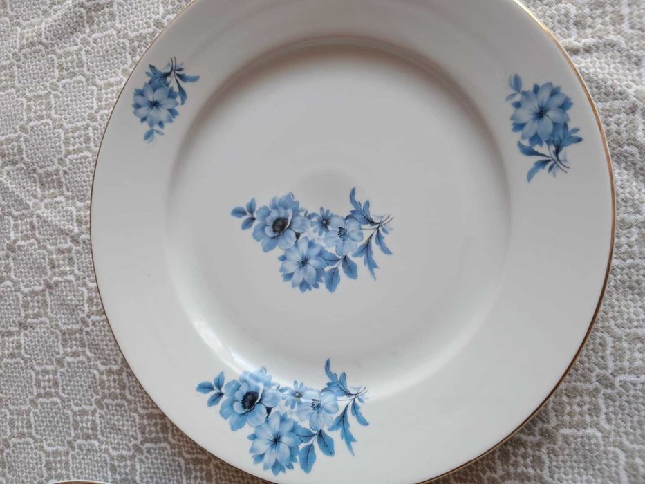 Стари плата порцелан на Китка