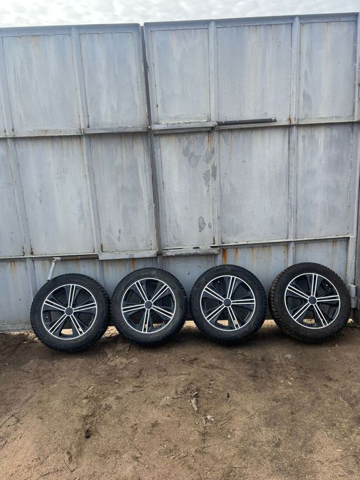 Продам диски с шинами.