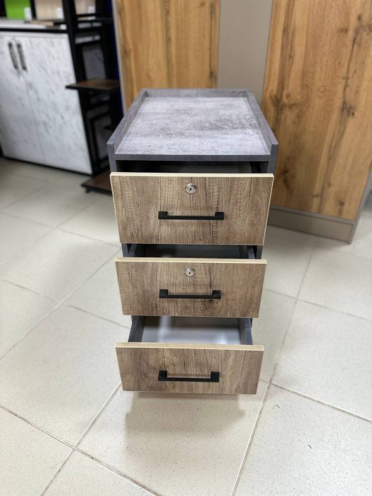 Тумбы разных цветов из качественного материала МДФ