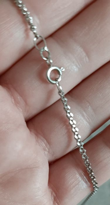 Продам серебряную цепочку с подвеской