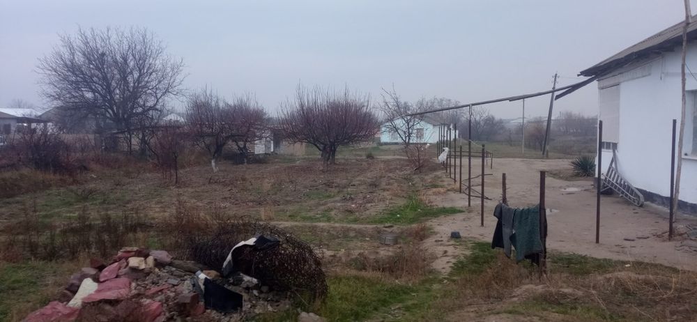 15 sotix hovli sotiladi