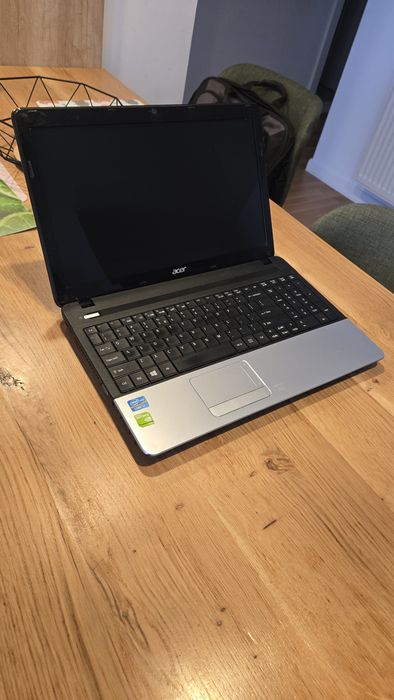 Laptop Acer E1-571G