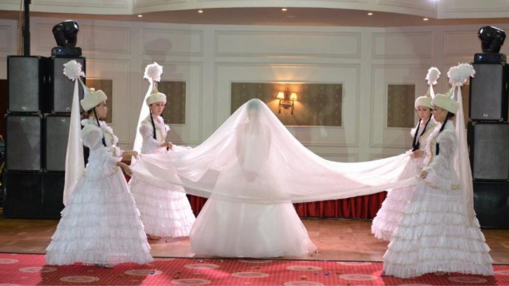 Продается танцевальные костюмы