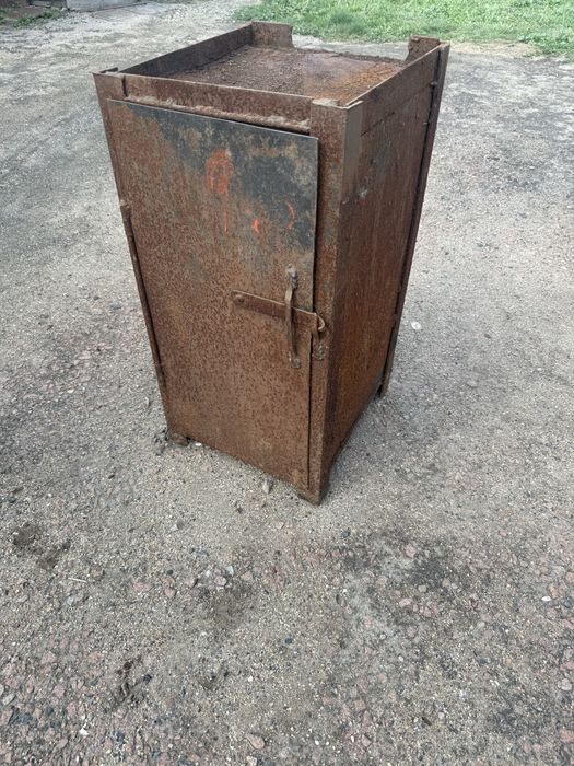 Продам металлический шкаф , б/у