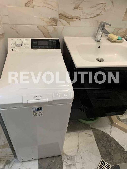 Дава се под наем Едностаен апартамент в Варна, Център - 42 кв.м за 550 € - Снимка #5