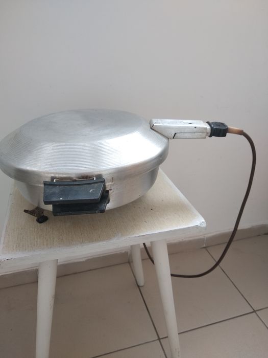 Продам хлебопечку,Чудопечь,мантоварку