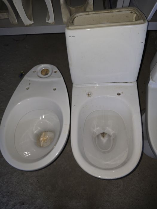 Продам унитазы, раковины с пьедесталом