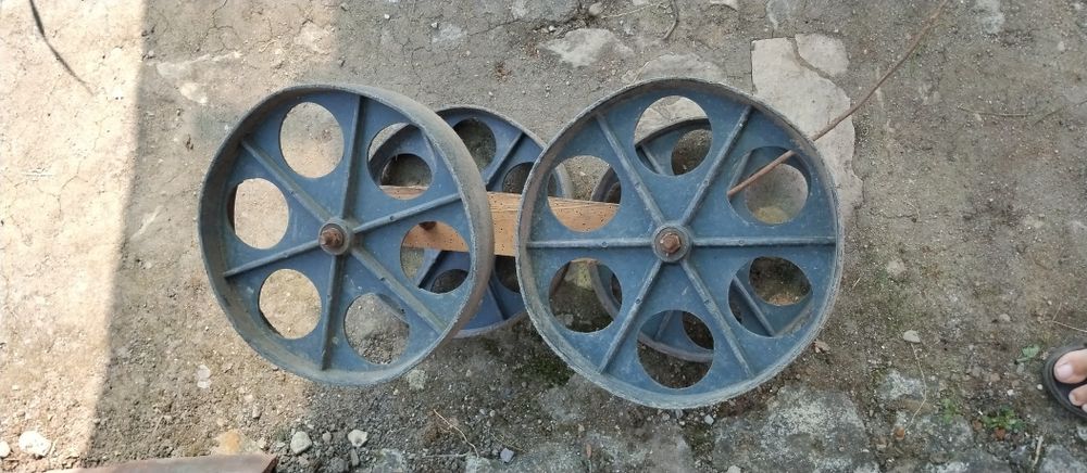 Ръчна Количка с пластмасови колела ф32/6см