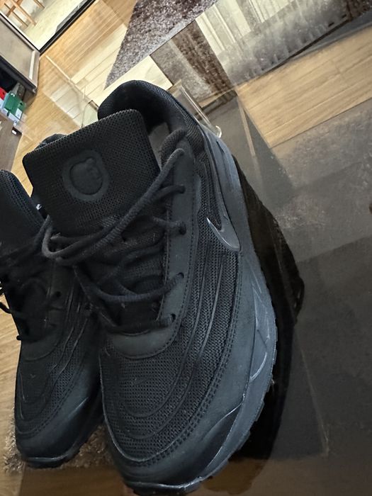 Vand adidasi Puma si Nike air max