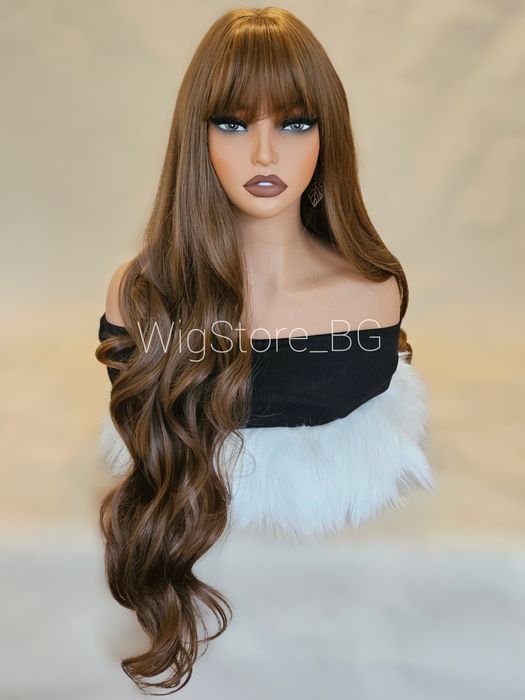 Дълга кафява перука с бретон на къдрици светло кестенява