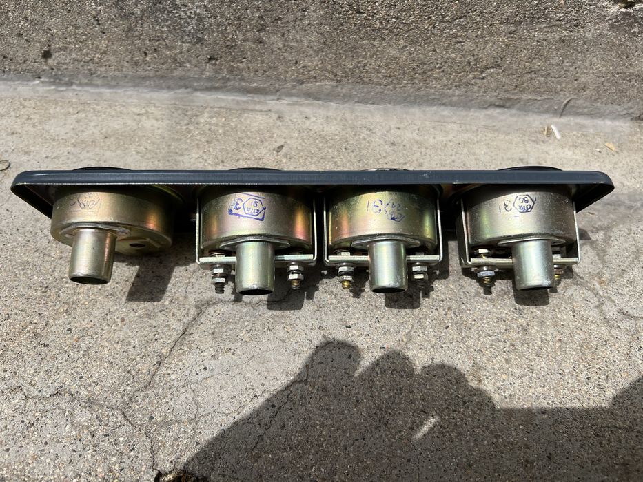 Уреди за табло на УАЗ