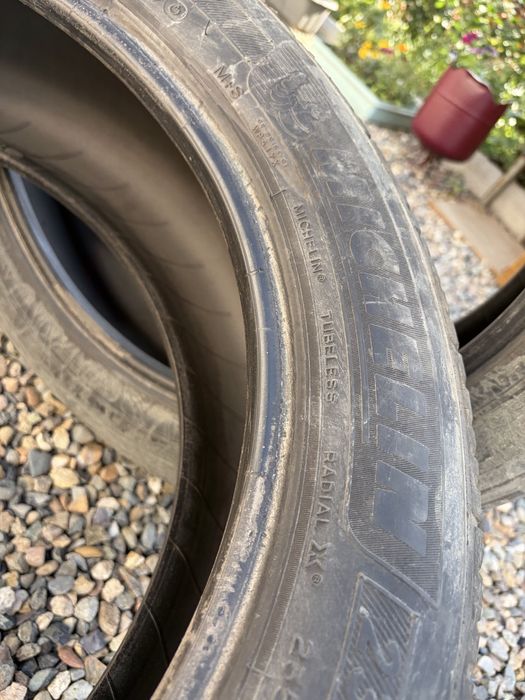 Продам шину Michelin 235/55/20летние