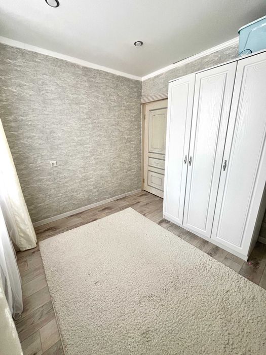 Продаётся 4 комн квартира