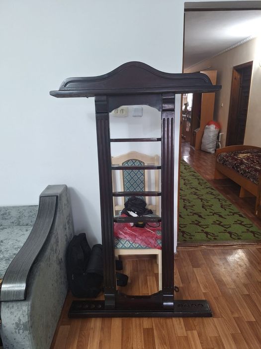 Полка для бильярдных шаров