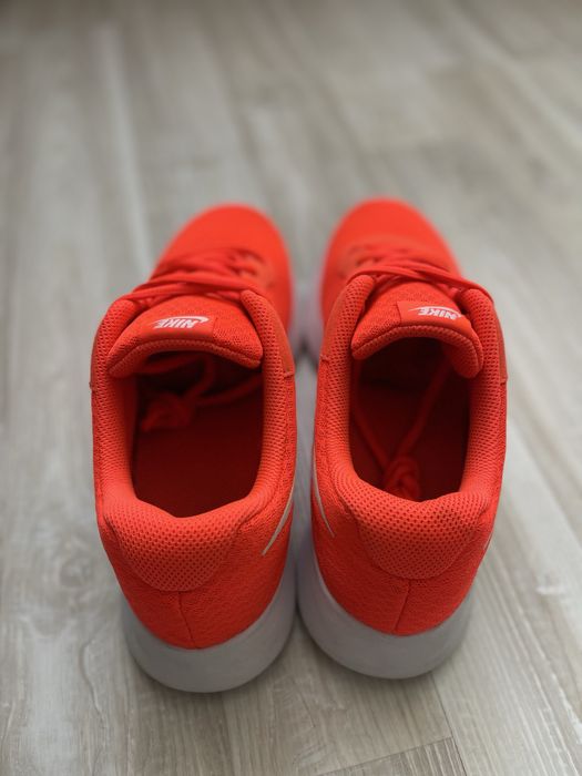 Маратонки nike 44