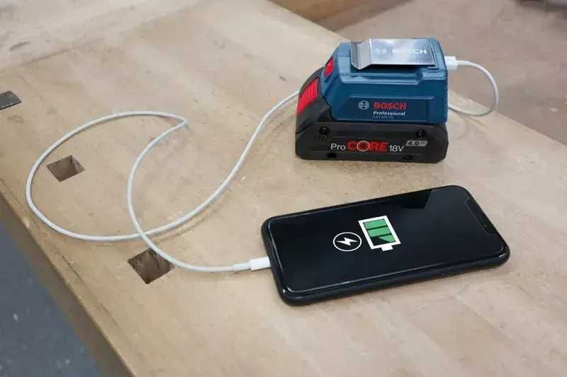 Адаптор Зарядно Bosch за акумулаторна батерия USB GAA 18V-48 Bosch