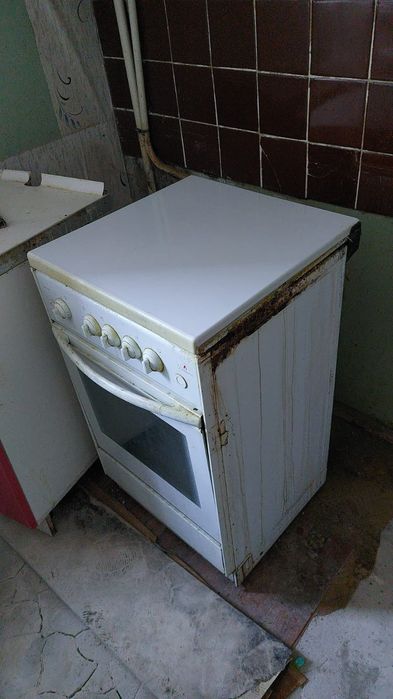 Продам газ плиту. Работает. 7000тг. Торг