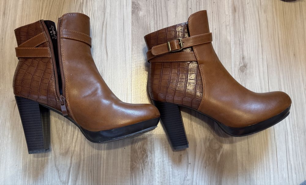 Продавам дамски боти