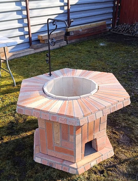 VATRĂ PENTRU CEAUN – STIL RUSTIC  (model mic, formă rotundă)